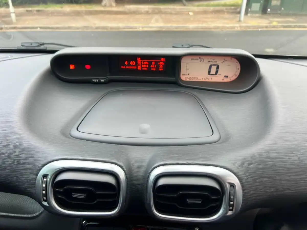 2016-citroen-c3-picasso-12-puretech-platinum-big-11