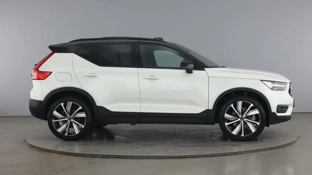 2022-volvo-xc40-15-t5-r-design-pro-big-3