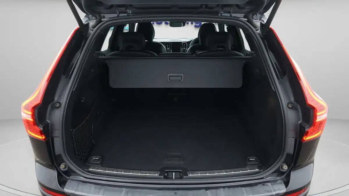 2018-volvo-xc60-20td-d4-r-design-4x4-geartronic-big-17