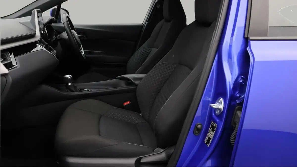 2021-toyota-c-hr-18-vvt-i-icon-big-13
