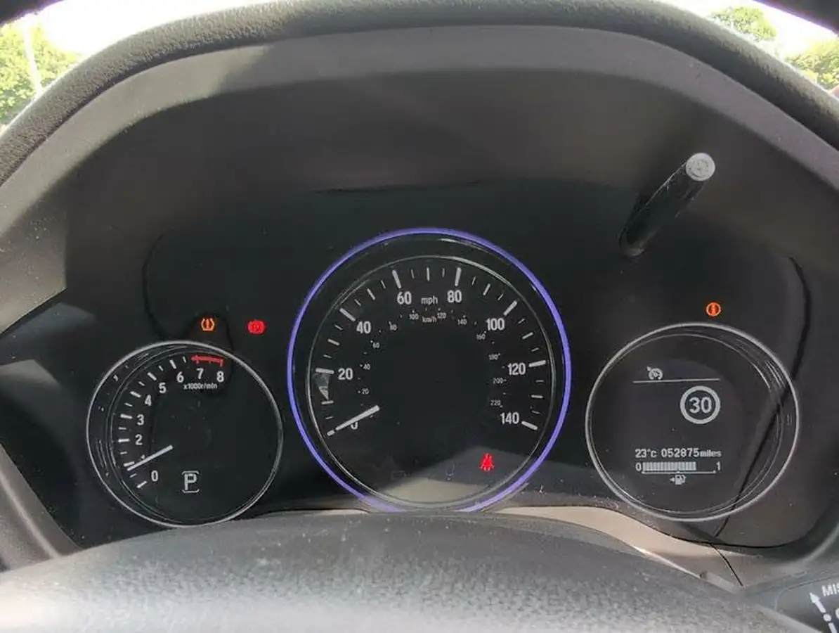 2018-honda-hr-v-15-i-vtec-se-navi-cvt-big-10
