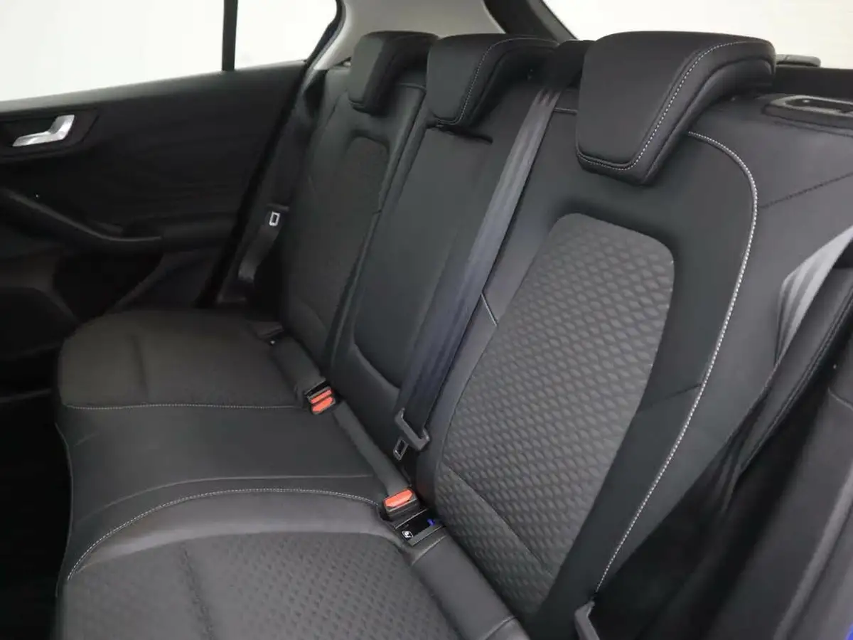 2019-ford-focus-10t-titanium-x-hatchback-big-14