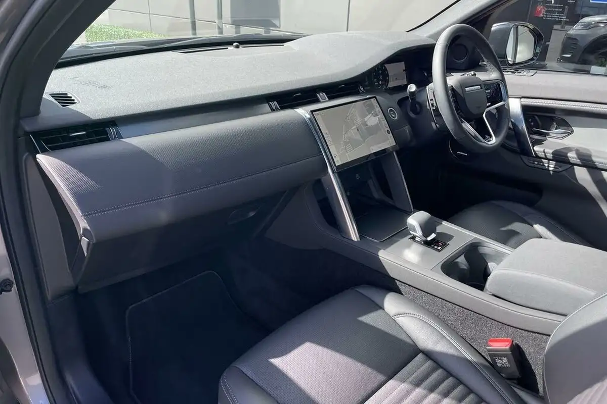 2024-land-rover-discovery-sport-15-p270e-dynamic-se-big-32