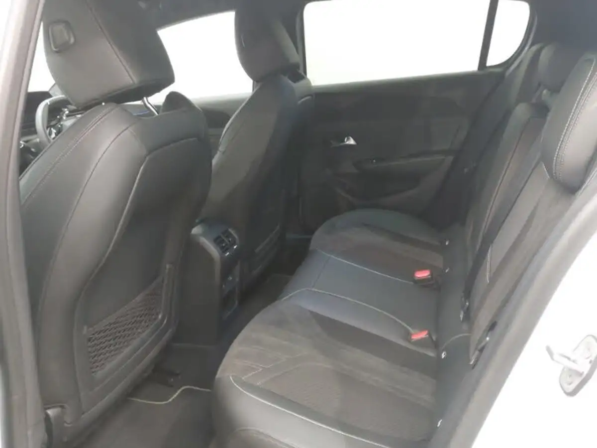 2023-peugeot-308-12-puretech-gt-130ps-ss-eat8-big-5