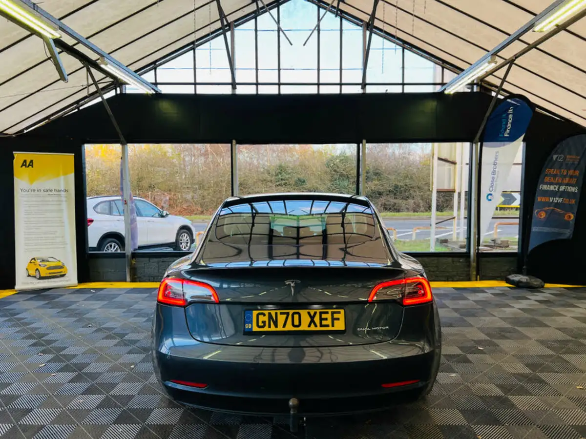 2020-tesla-model-3-e-long-range-big-7