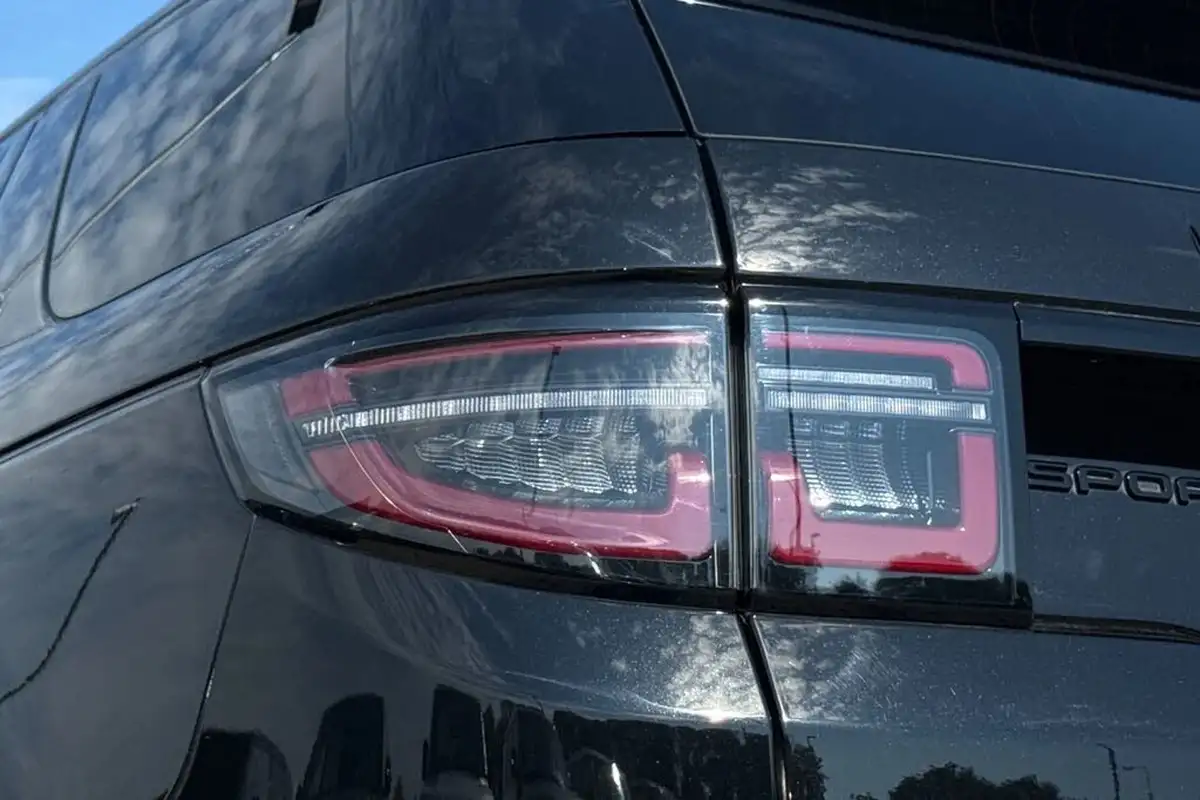 2023-land-rover-discovery-sport-20-d200-dynamic-hse-big-26