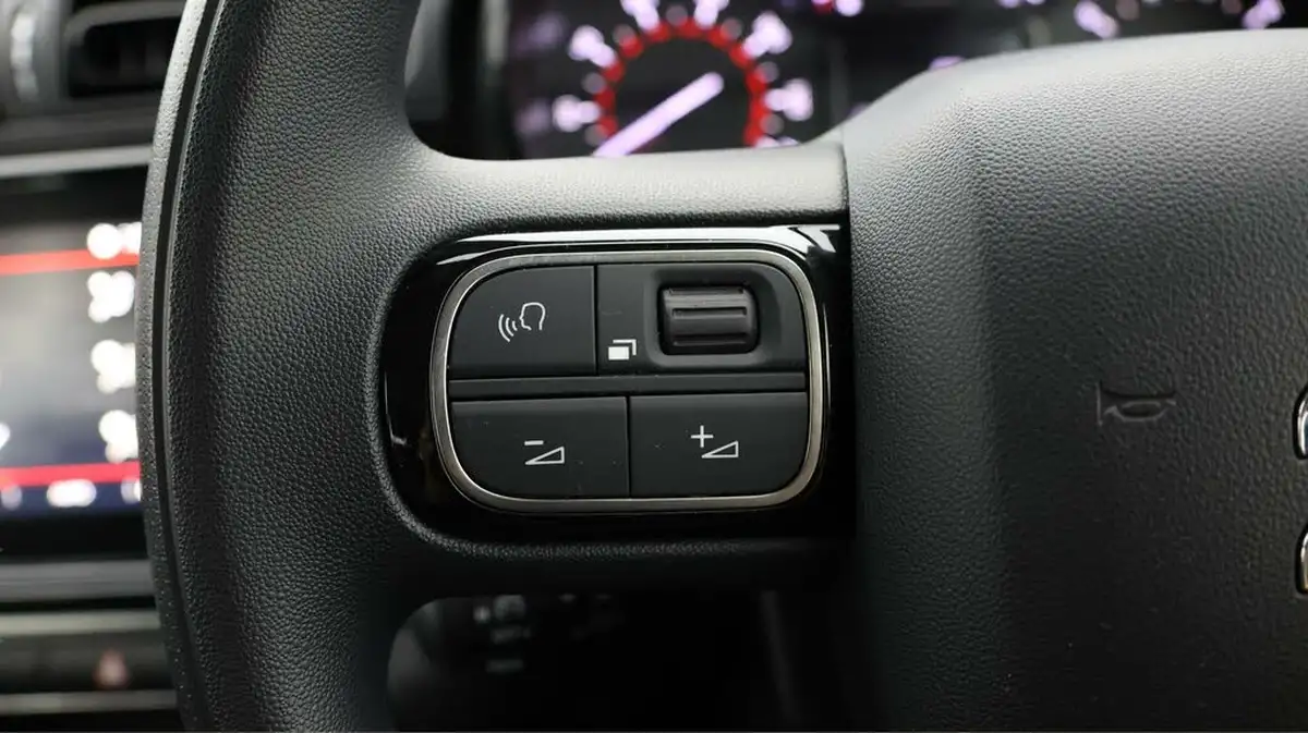 2020-citroen-c3-12-puretech-feel-82ps-ss-big-21