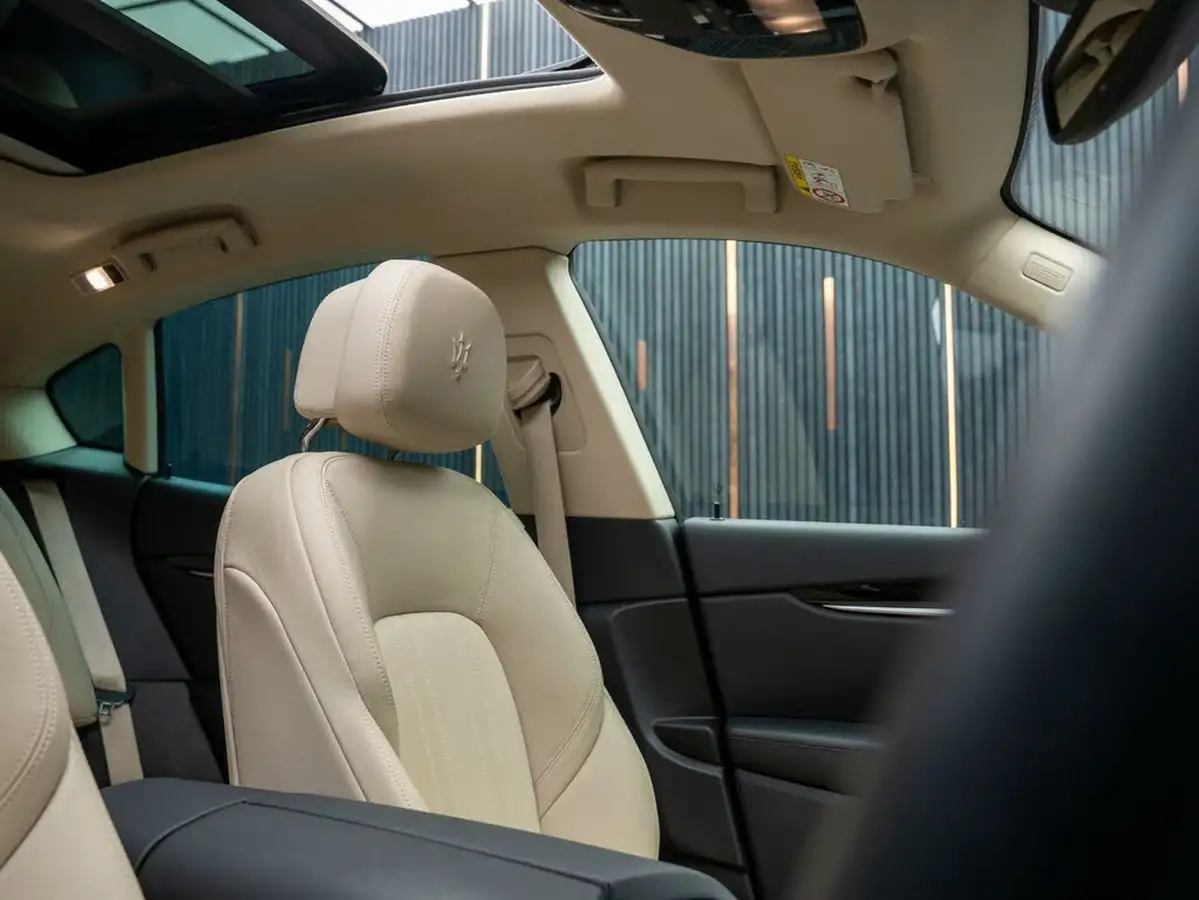 2021-maserati-levante-20-gt-big-43