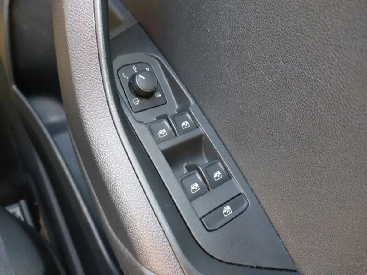 2019-skoda-karoq-20tdi-se-4x4-big-11
