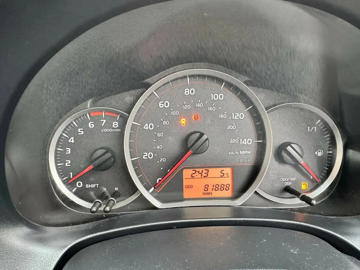 2012-toyota-yaris-133-t-spirit-vvt-i-big-16