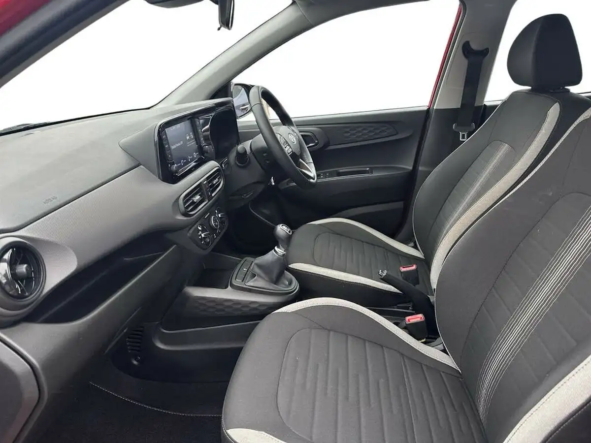 2022-hyundai-i10-10-se-connect-big-9