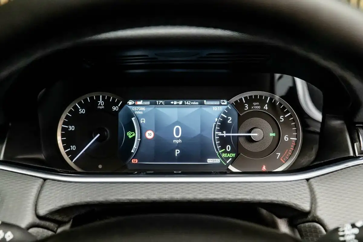2021-land-rover-range-rover-evoque-15-p300e-s-big-33