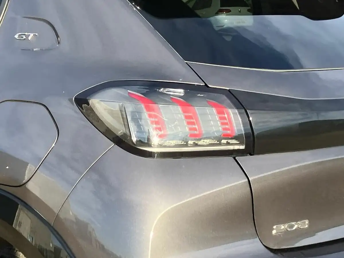 2021-peugeot-208-12-puretech-gt-premium-130bhp-eat8-big-60