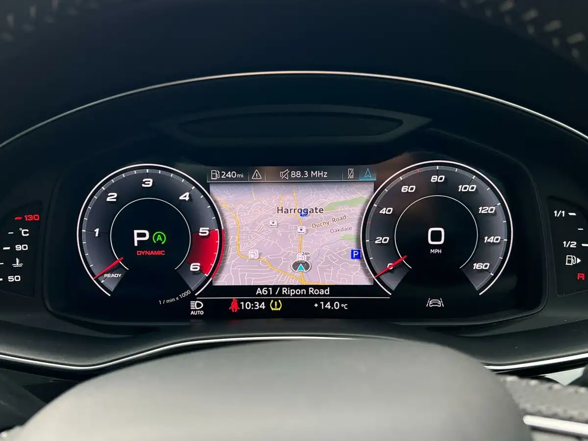 2020-audi-sq8-40tdi-big-33