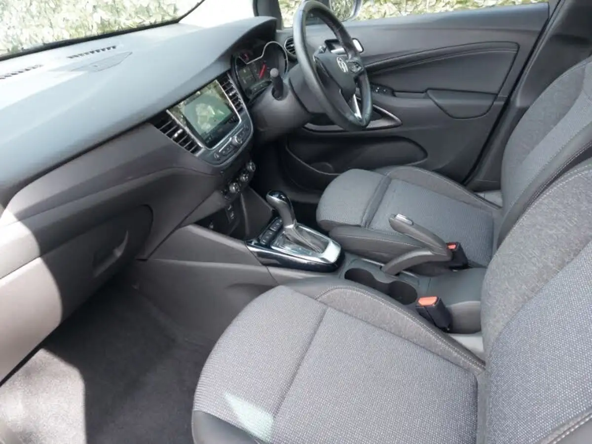 2022-vauxhall-crossland-12-elite-edition-130ps-auto-big-4