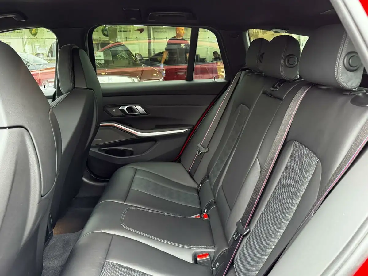 2023-bmw-3-series-30-m3-competition-xdrive-touring-5d-big-23