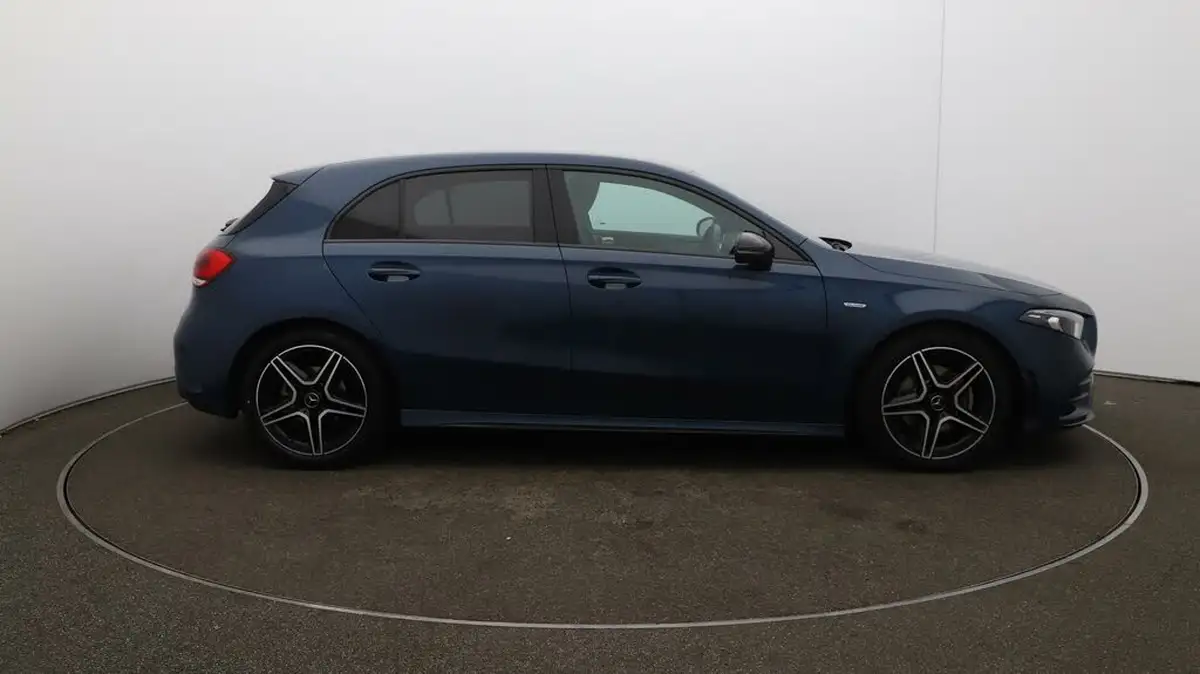 2022-mercedes-benz-a-class-13-a180-amg-line-executive-edition-hatchback-5d-7g-dct-big-40