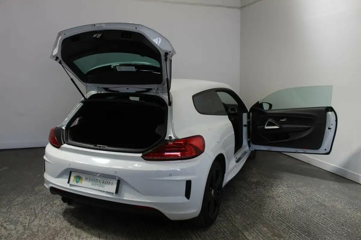 2017-volkswagen-scirocco-20tdi-r-line-150ps-ss-dsg-big-21