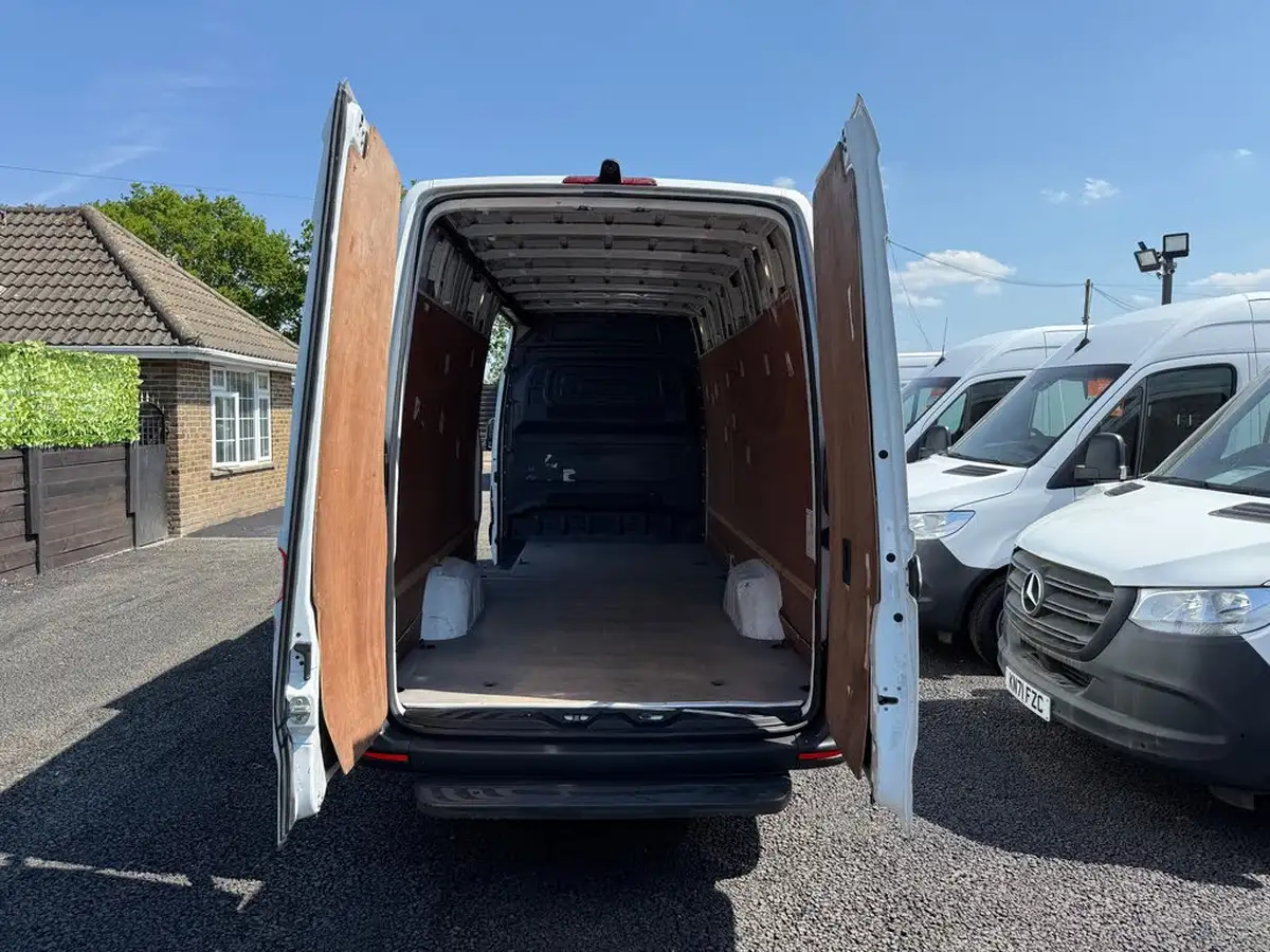 2018-mercedes-benz-sprinter-21cdi-311-l2h1-panel-van-rwd-eco-gear-360-big-13