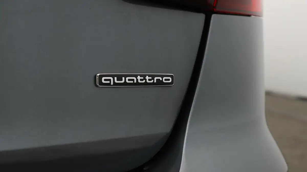 2023-audi-a4-avant-20-40-tdi-black-edition-big-21