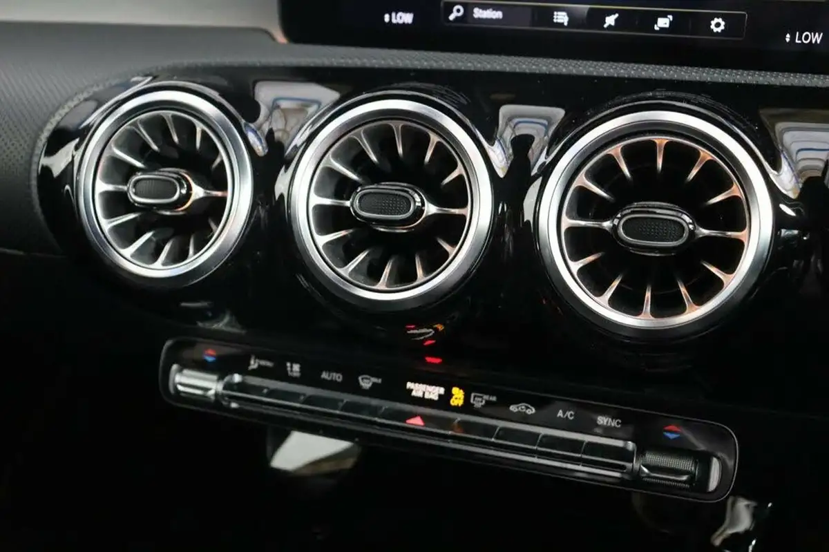 2022-mercedes-benz-a-class-13-a180-amg-line-executive-edition-hatchback-5d-7g-dct-big-29