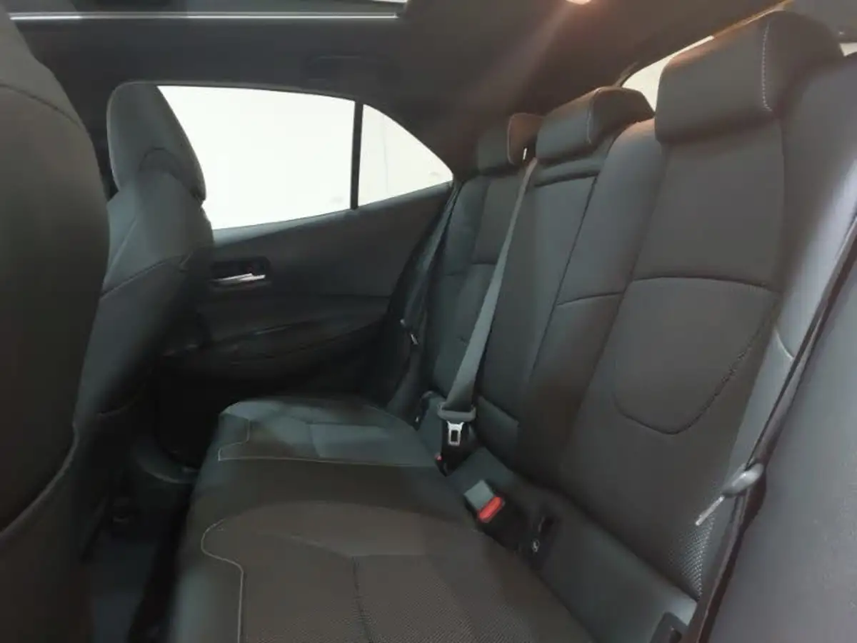 2023-toyota-corolla-18-vvt-i-excel-120bhp-trk-hatchback-big-5