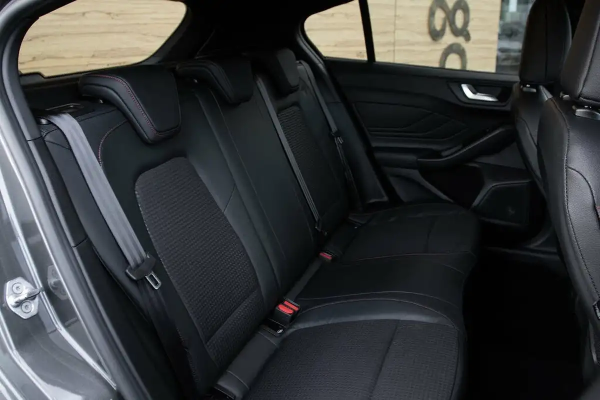 2022-ford-focus-big-31