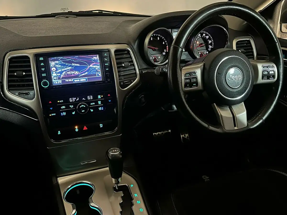 2013-jeep-grand-cherokee-big-12
