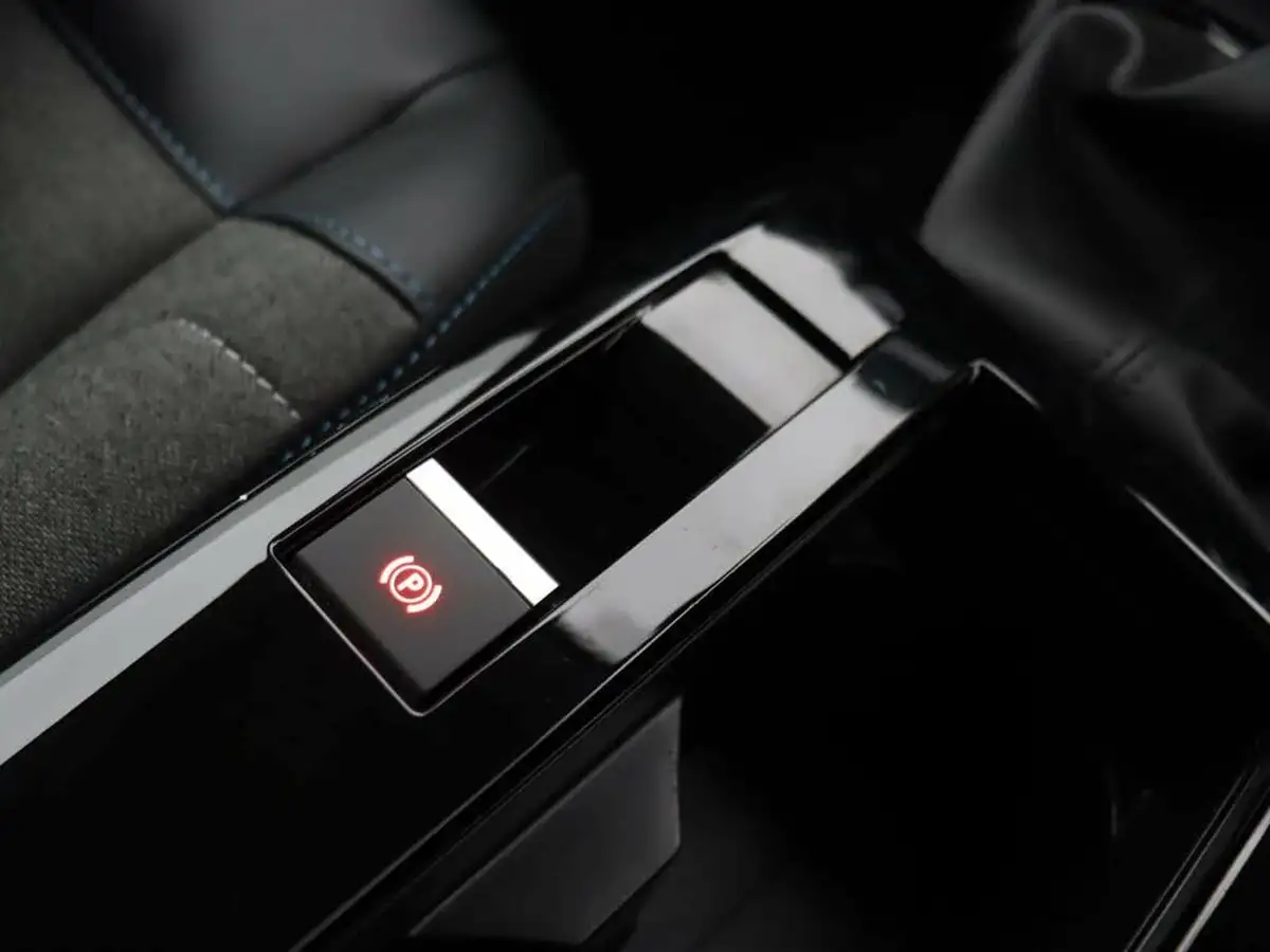 2021-citroen-c4-12-puretech-sense-plus-big-28