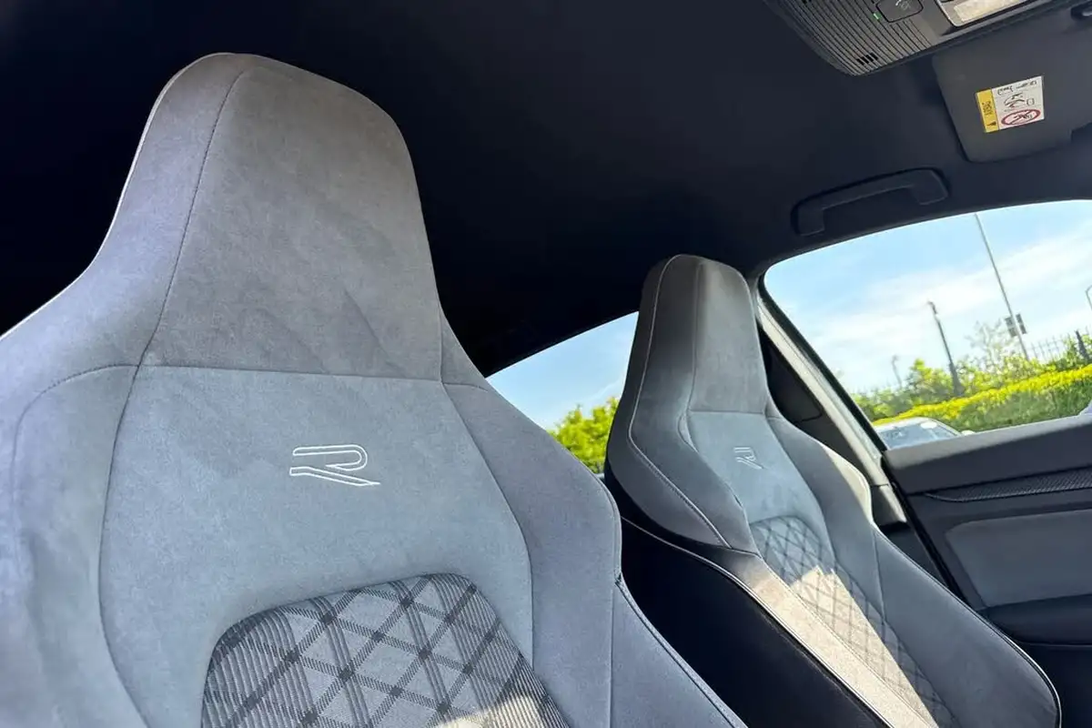 2022-volkswagen-golf-15-tsi-r-line-130ps-hatchback-big-23