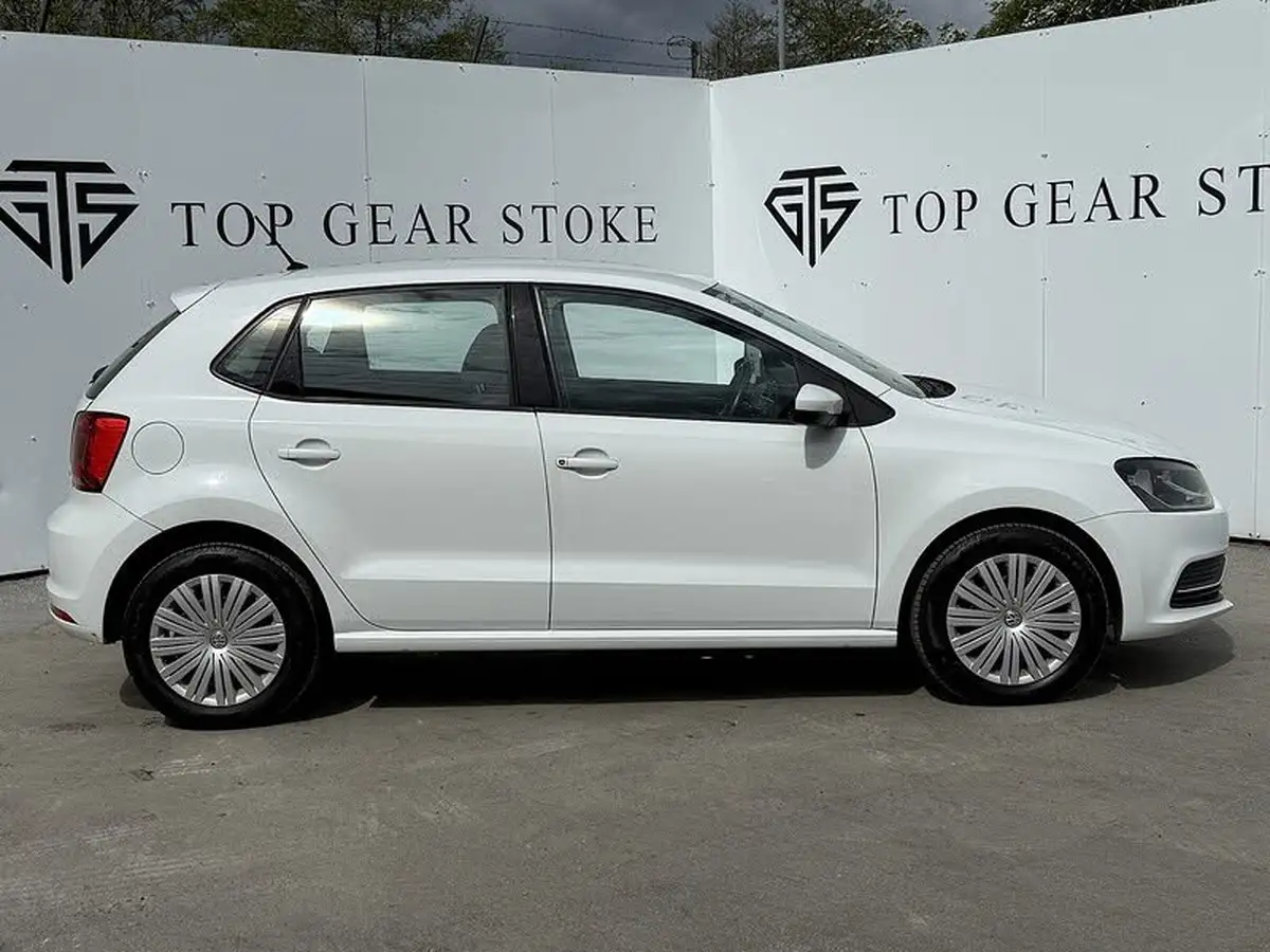2015-volkswagen-polo-big-1