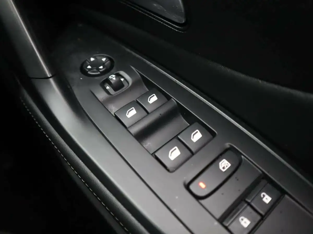 2023-peugeot-308-12-puretech-allure-premium-130ps-big-39