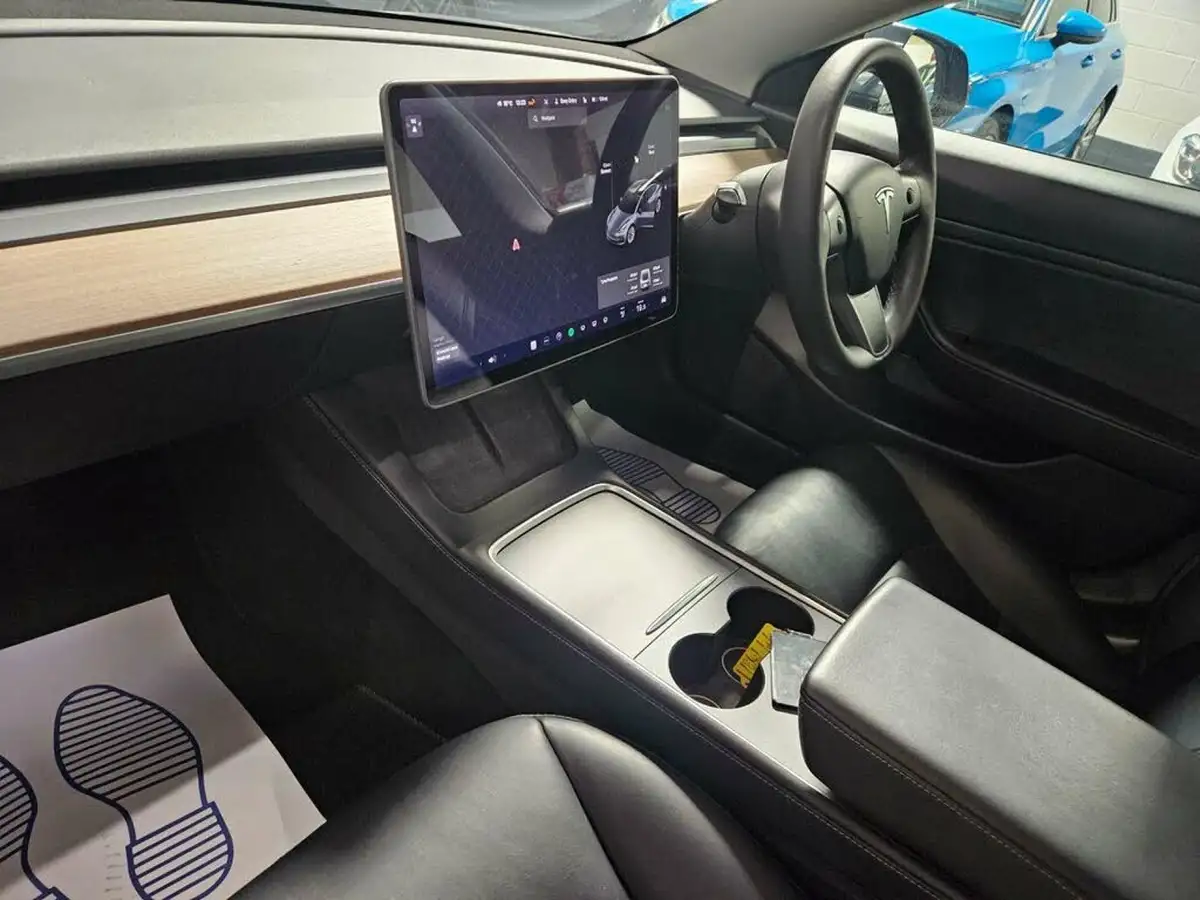 2020-tesla-model-3-e-long-range-big-6