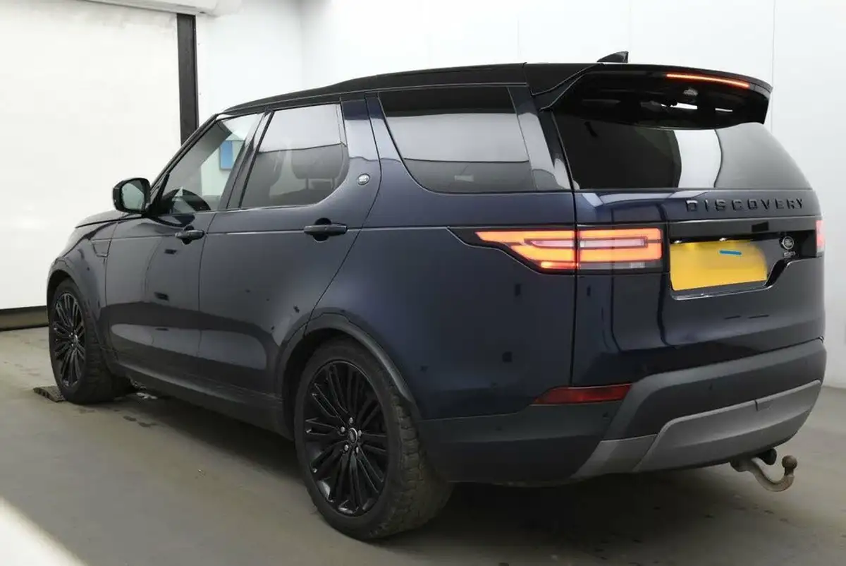 2019-land-rover-discovery-30-sd6-commercial-hse-big-2