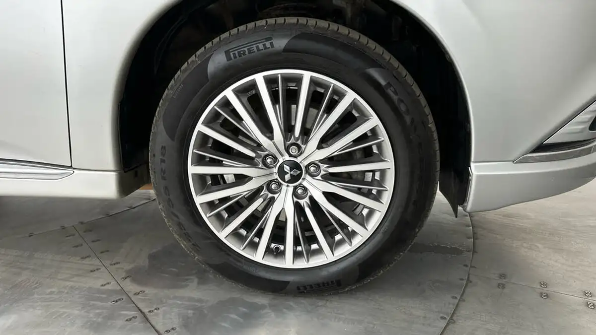 2018-mitsubishi-outlander-24-5h-phev-big-26