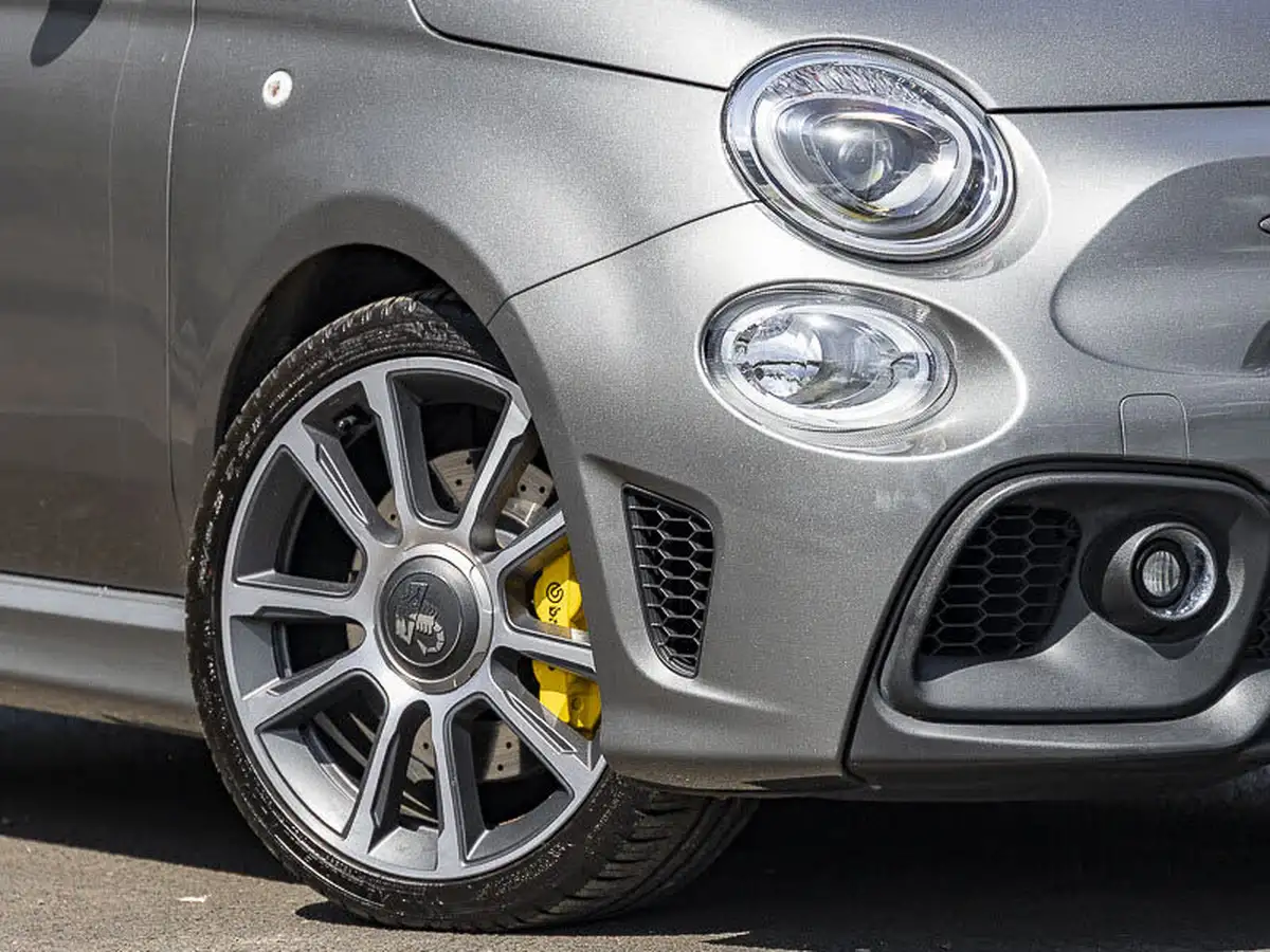 2023-abarth-695-14-tjet-turismo-big-19