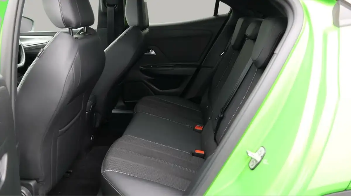 2022-vauxhall-mokka-e-elite-premium-big-15