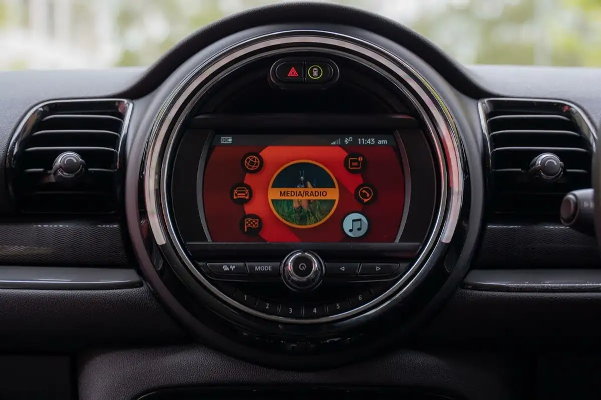 2018-mini-clubman-15-cooper-ss-big-64