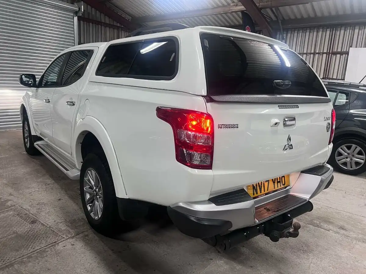 2017-mitsubishi-l200-24di-d-warrior-178bhp-eu6-big-3
