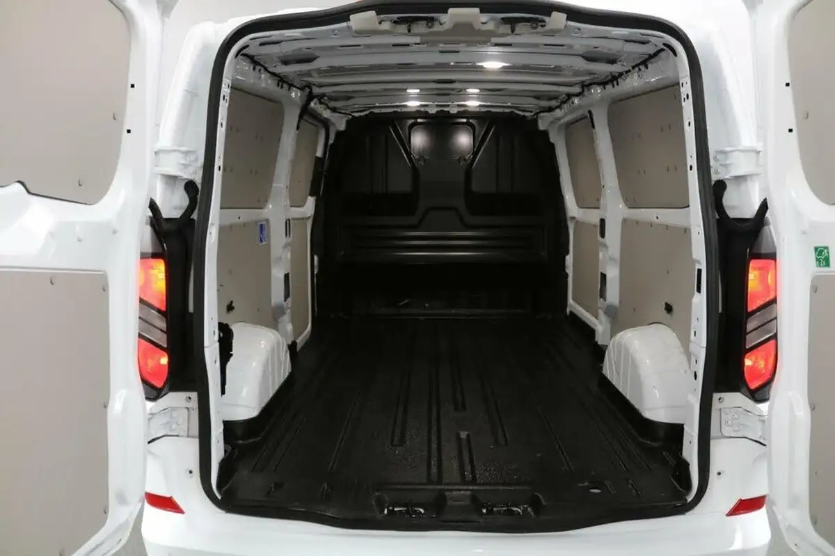 2024-ford-transit-custom-20tdci-320-l2h1-limited-136pseu6e-panel-van-1996cc-auto-big-17