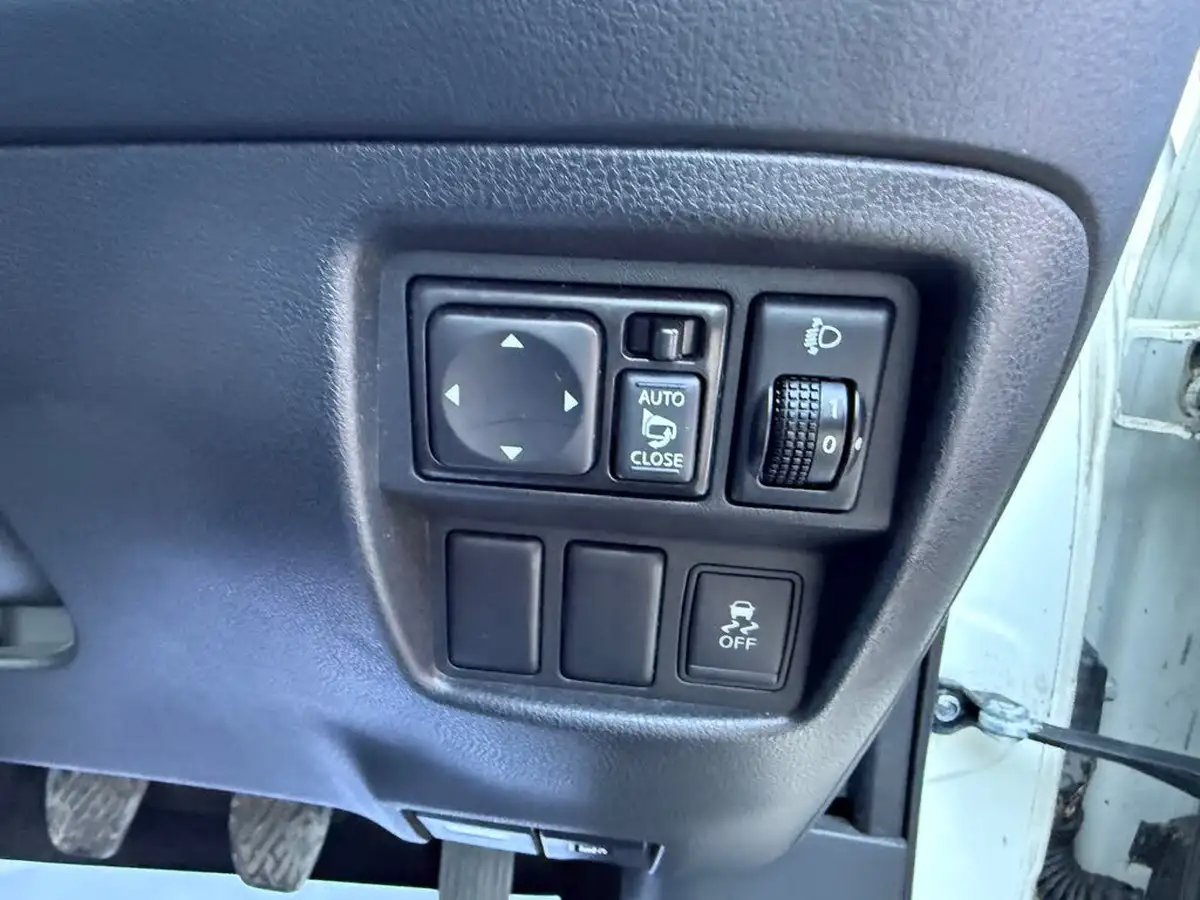 2010-nissan-juke-16-tekna-16v-1598cc-big-32