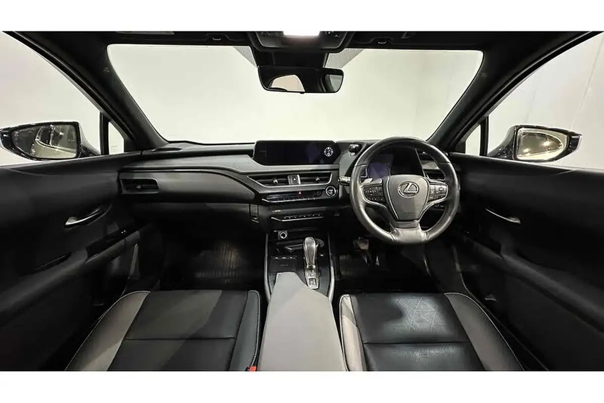 2021-lexus-ux-300e-e-ux-big-28