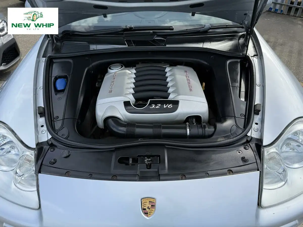 2004-porsche-cayenne-32-big-64