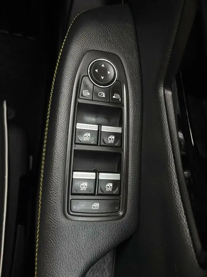 2024-renault-megane-e-tech-e-techno-big-25
