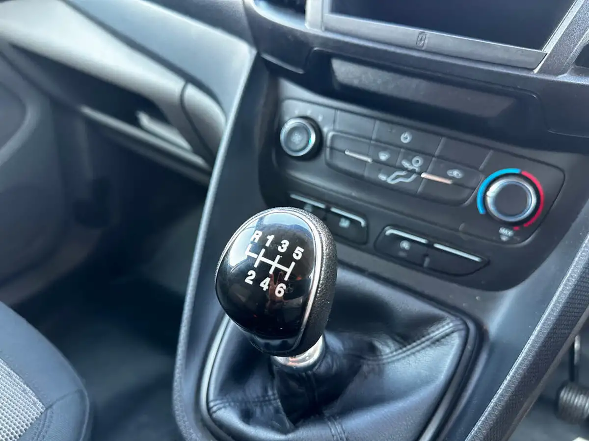 2020-ford-transit-connect-big-20