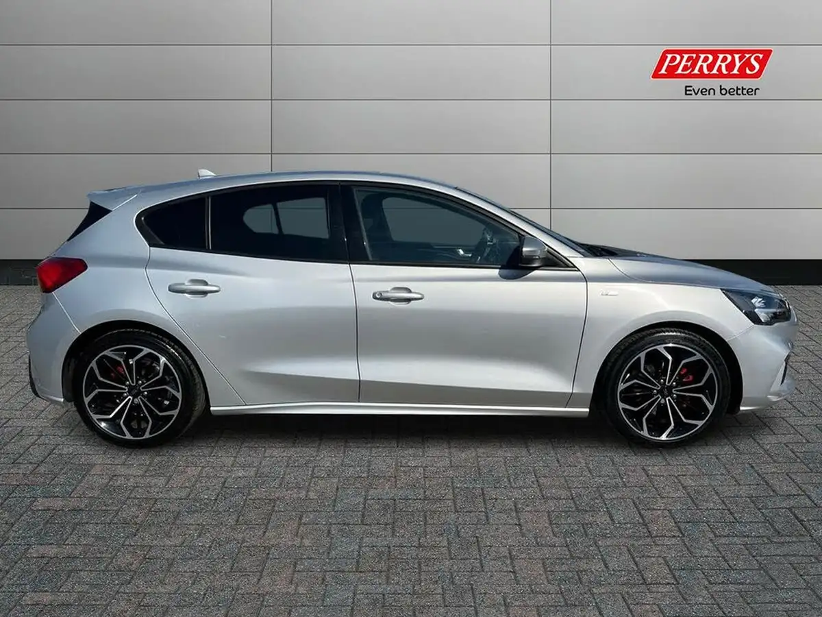2020-ford-focus-15-st-line-x-hatchback-big-2