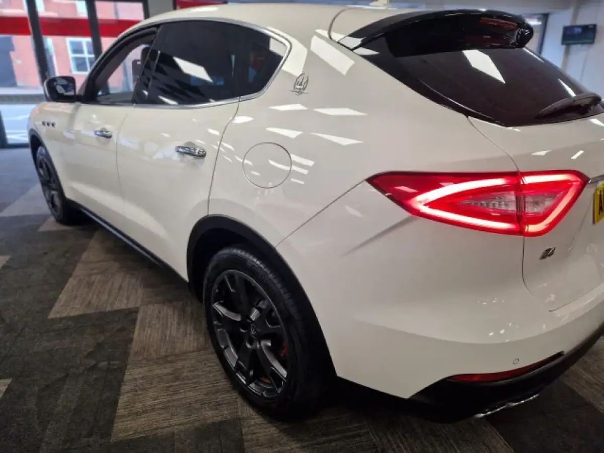 2017-maserati-levante-30td-awd-big-7