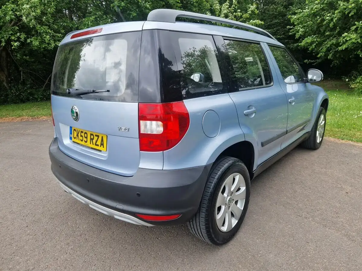 2010-skoda-yeti-12-s-big-18