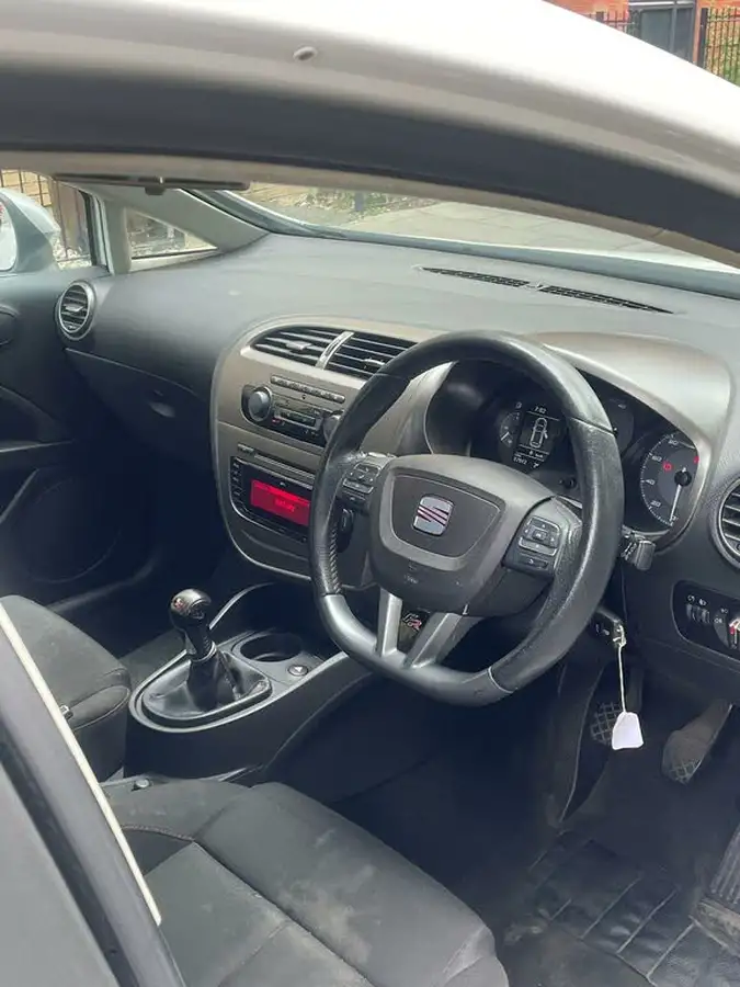 2010-seat-leon-20td-fr-cr-big-6