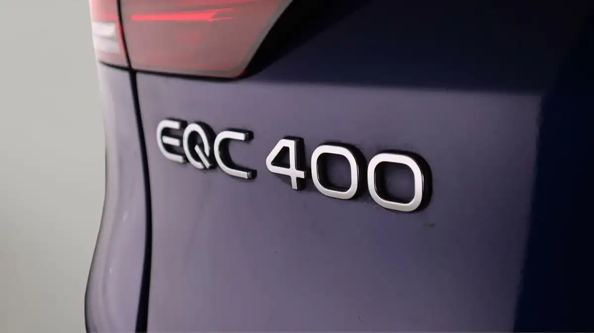 2021-mercedes-benz-eqc-e-eqc-400-amg-line-big-20
